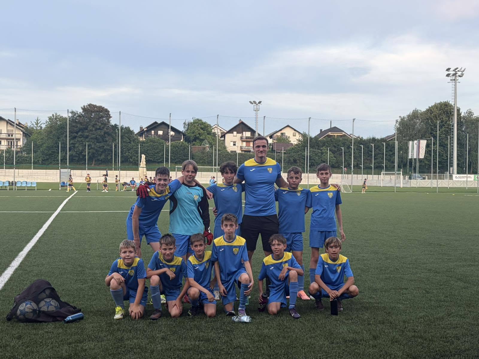 U13
